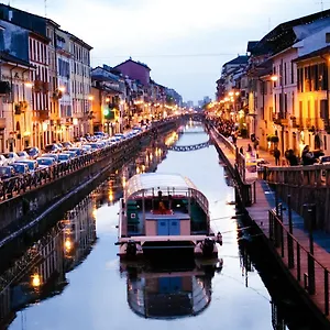 With Free Parking - Parcheggio Gratuito Porta Romana Newly 2 Bedrooms With 2 Bathrooms Subway Metro 3 Stops To Duomo Milano